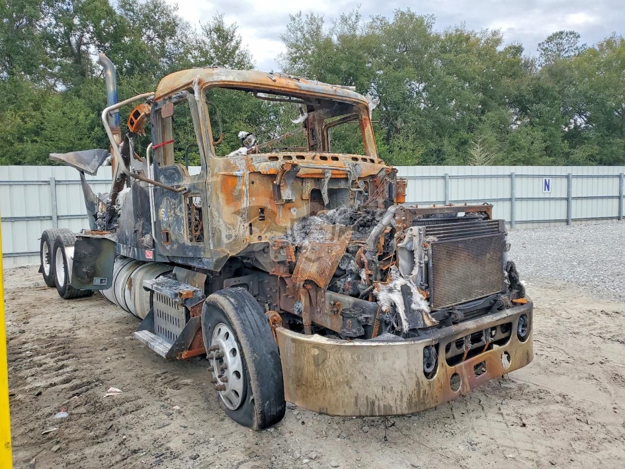 Mack 600 CXU600 12.7L 6 2015
