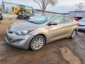 Hyundai Elantra SE 1.8L 4 2015