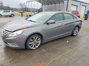 Hyundai Sonata SE 2.4L 4 2013