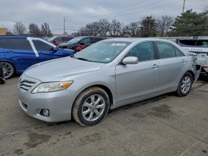 Toyota Camry BASE 2.5L 4 2011