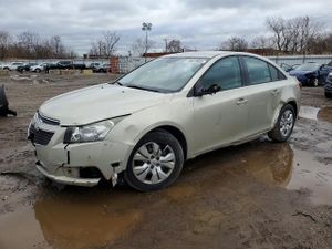 Chevrolet Cruze LS 1.8L 4 2013