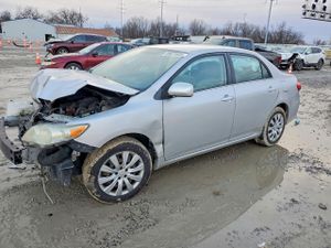 Toyota Corolla BASE 1.8L 4 2013