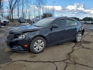 Chevrolet Cruze LS 1.8L 4 2013