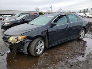 Toyota Camry BASE 2.5L 4 2012