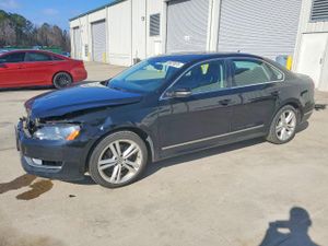 Volkswagen Passat SEL 2.0L 4 2013