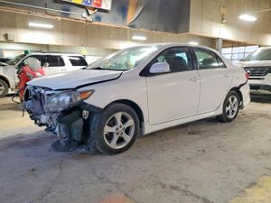 Toyota Corolla BASE 1.8L 4 2013