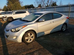 Hyundai Elantra GLS 1.8L 4 2013