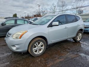 Nissan Rogue S 2.5L 4 2013