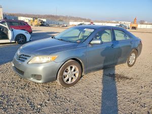 Toyota Camry BASE 2.5L 4 2011