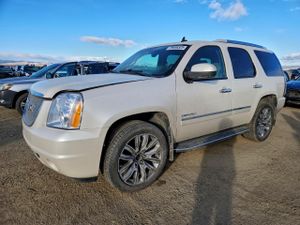 GMC Yukon DENALI 6.2L 8 2011