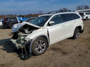 Toyota Highlander XLE 3.5L 6 2014