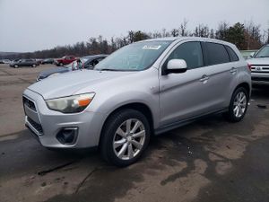 Mitsubishi Outlander ES 2.0L 4 2013