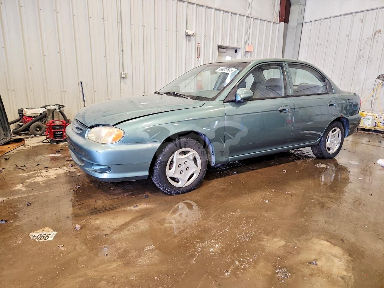 Kia Sephia BASE 1.8L 4 2000