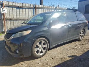 Toyota Sienna SPORT 3.5L 6 2013