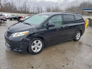 Toyota Sienna LE 3.5L 6 2012