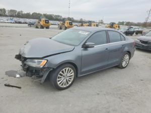 Volkswagen Jetta SEL 1.8L 4 2014