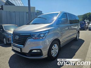 Hyundai Starex Modern Van 5-Seater 2018