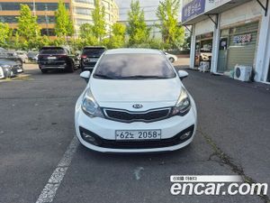 Kia Pride Luxury 1.6 GDI Sedan 2012