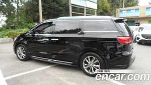 Kia Canival 9-Seater Noblesse 2018