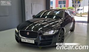 Jaguar Xe 20t Prestige 2016