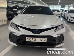 Toyota Camry 2.5 XLE Hybrid 2021