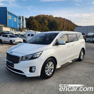 Kia Canival 6-seater Wheelchair lift 2016