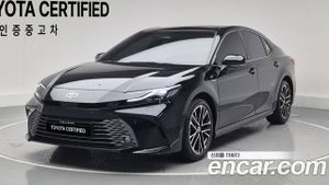 Toyota Camry 2.5 XLE Premium Hybrid 2024