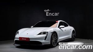 Porsche Taycan 4S 2021