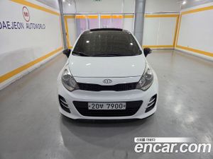 Kia Pride Prestige 5DR 1.6 GDI 2015
