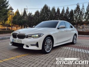 Bmw 3-series 330e Luxury 2021