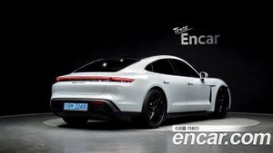 Porsche Taycan GTS 2023