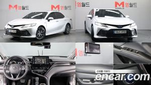 Toyota Camry 2.5 XLE Hybrid 2023