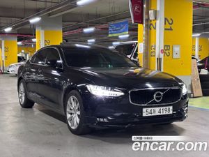 Volvo S90 D4 Momentum 2018