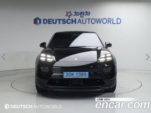 Porsche Macan Base 4 2025