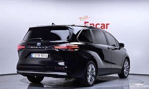 Toyota Sienna 2.5 Hybrid 2WD 2023