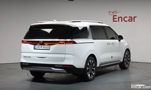 Kia Canival 9-Seater Signature 2020